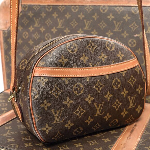 LOUIS VUITTON Blois Monogram Canvas Shoulder Bag - Picture 15 of 16